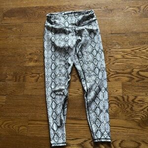 Women’s Savvi leggings in large